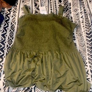 RUE21 GREEN TANKTOP